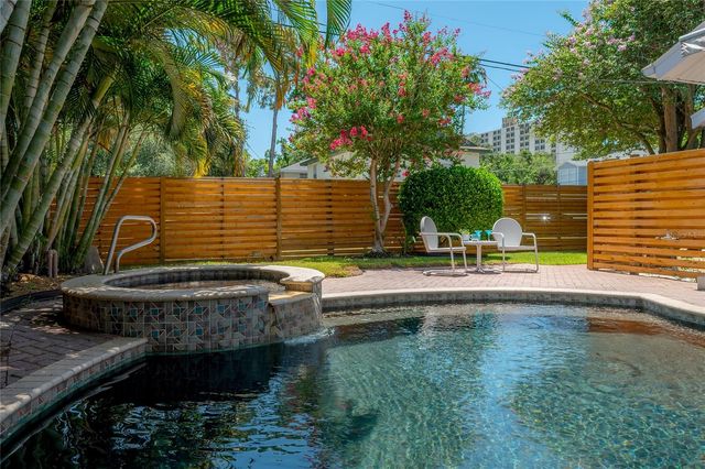 3001 W SAN JOSE STREET, Tampa, FL 33629