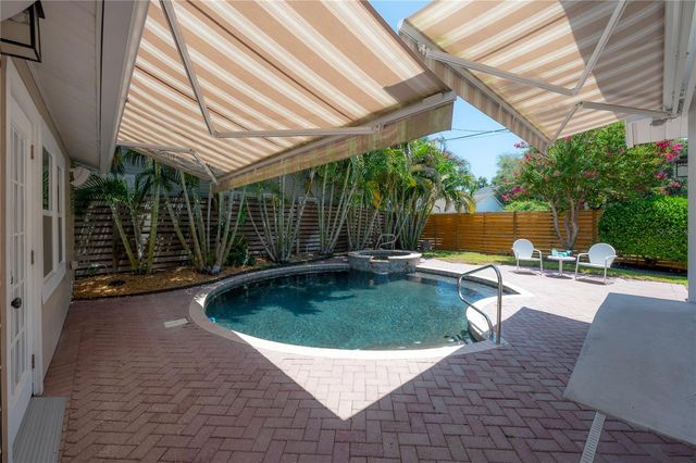 3001 W SAN JOSE STREET, Tampa, FL 33629