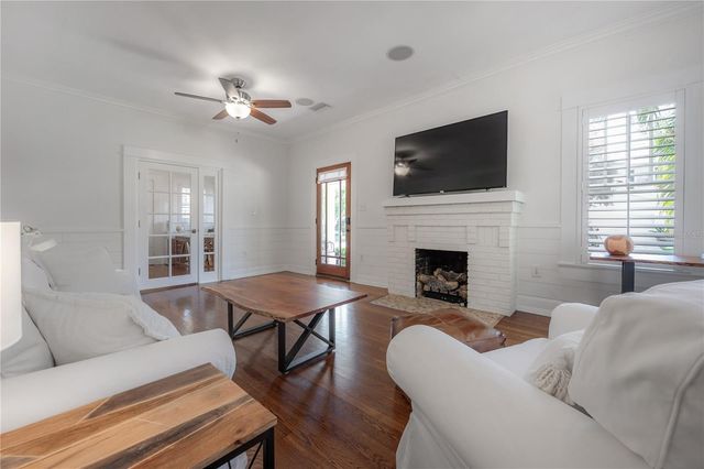 3001 W SAN JOSE STREET, Tampa, FL 33629
