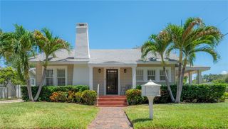 3001 W SAN JOSE STREET, Tampa, FL 33629