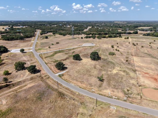 104 Foxtrot Court, Alvord, TX 76225