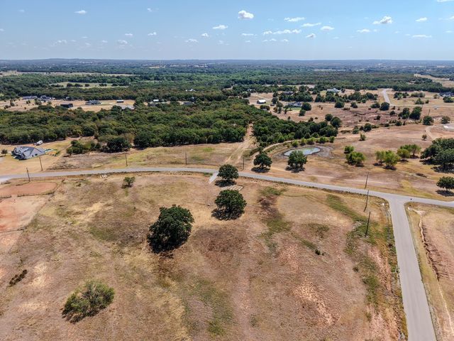 104 Foxtrot Court, Alvord, TX 76225