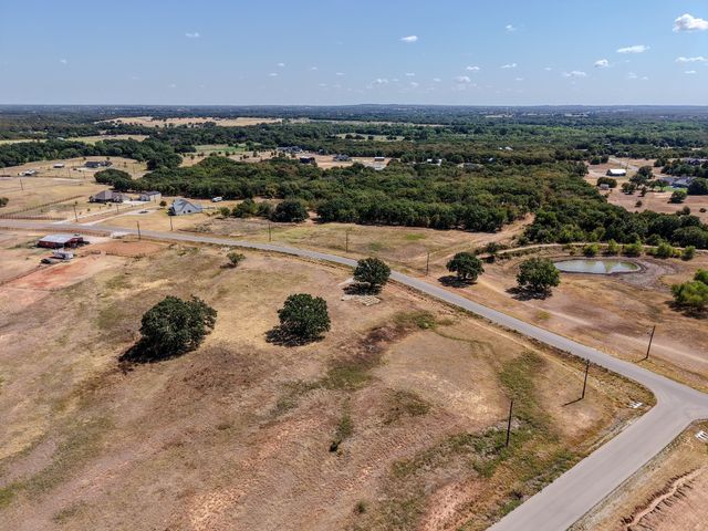 104 Foxtrot Court, Alvord, TX 76225
