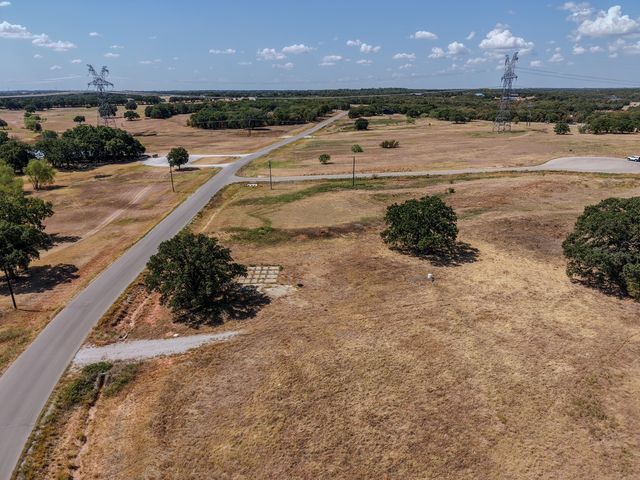 104 Foxtrot Court, Alvord, TX 76225