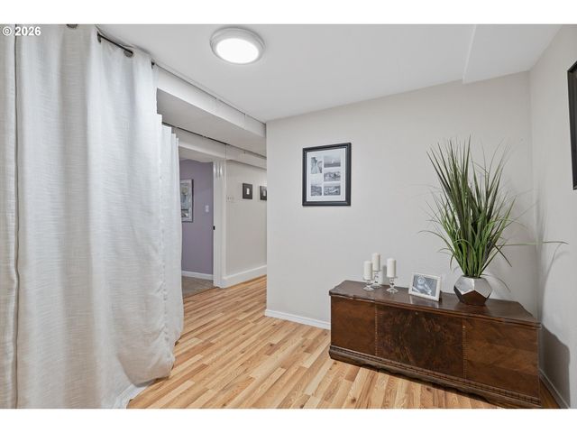 11821 Ne SISKIYOU St, Portland, OR 97220