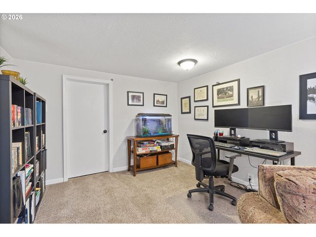 11821 Ne SISKIYOU St, Portland, OR 97220