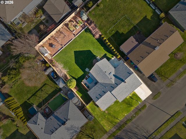 11821 Ne SISKIYOU St, Portland, OR 97220