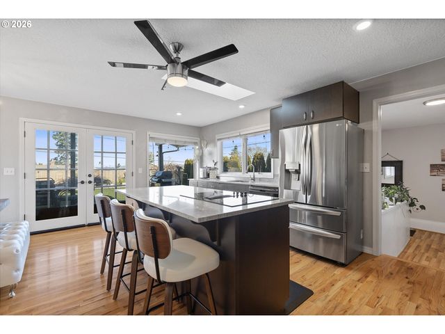 11821 Ne SISKIYOU St, Portland, OR 97220