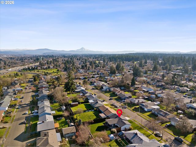 11821 Ne SISKIYOU St, Portland, OR 97220