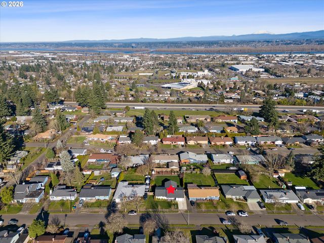 11821 Ne SISKIYOU St, Portland, OR 97220