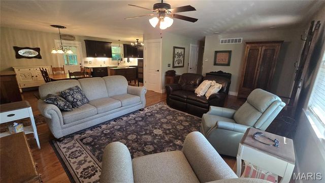 831 Old Colony Road, Defiance, MO 63341