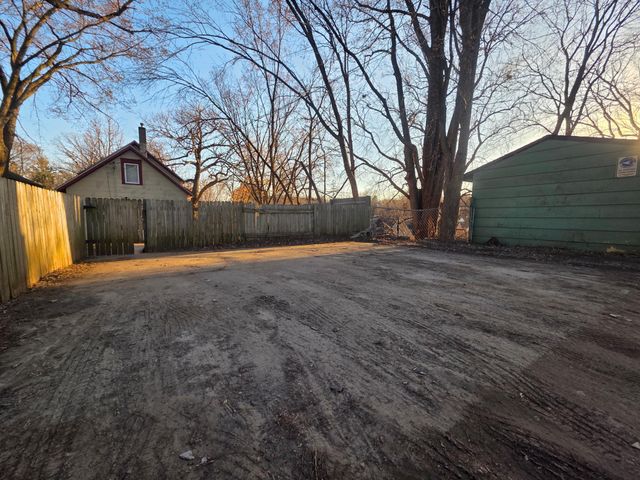 1123 6th Street E, Saint Paul, MN 55106