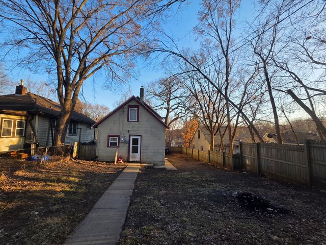 1123 6th Street E, Saint Paul, MN 55106