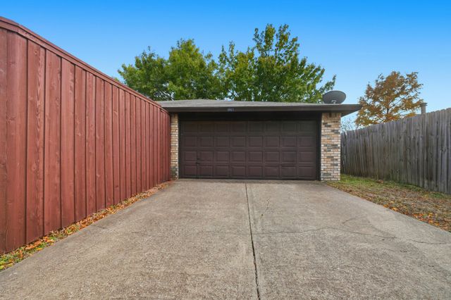 9101 Willowbrook Drive, Rowlett, TX 75088