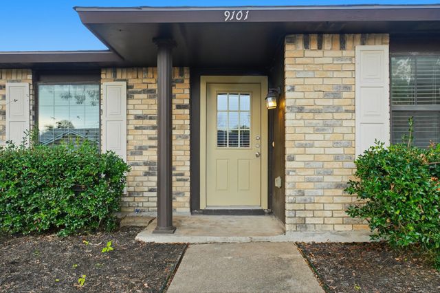 9101 Willowbrook Drive, Rowlett, TX 75088