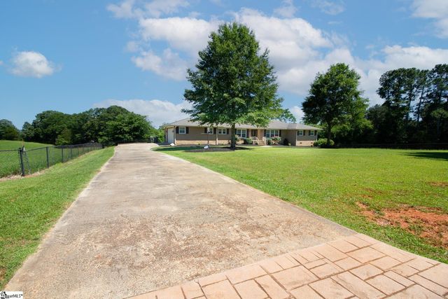 230 Jenkins Circle, Townville, SC 29689