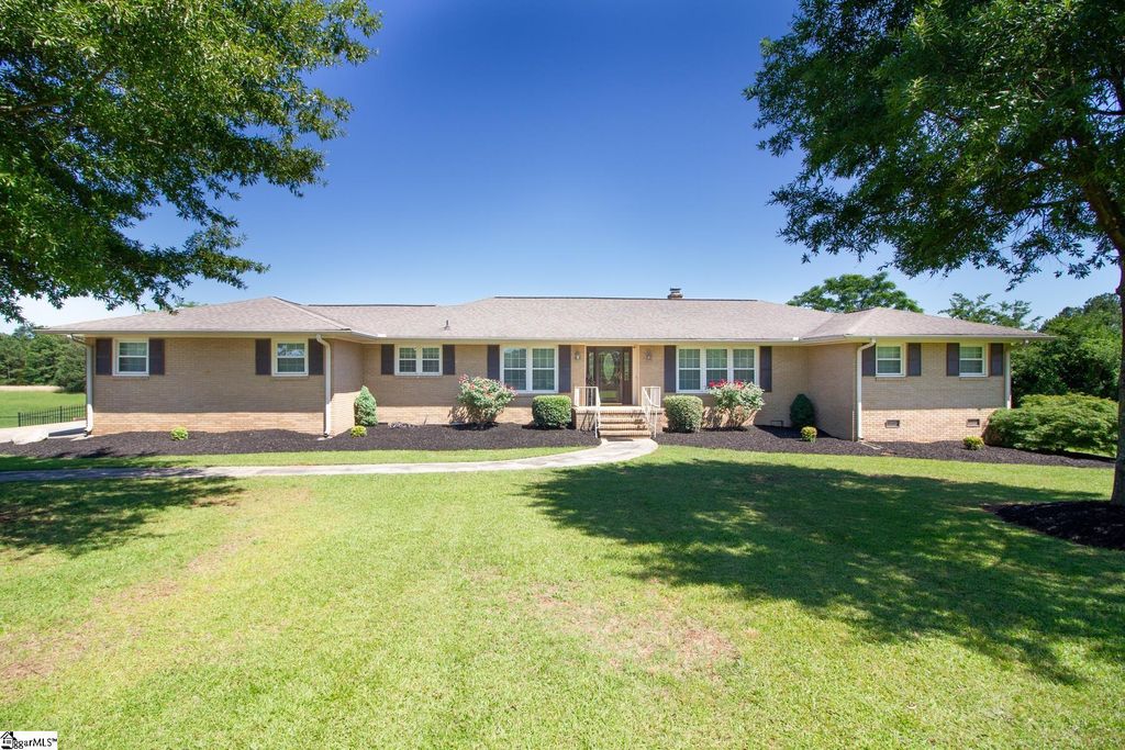 230 Jenkins Circle, Townville, SC 29689