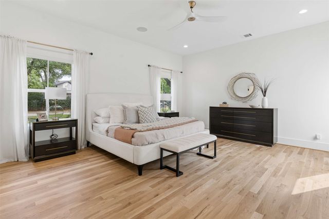 6452 Lavendale Avenue, Dallas, TX 75230