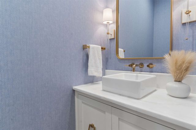 6452 Lavendale Avenue, Dallas, TX 75230