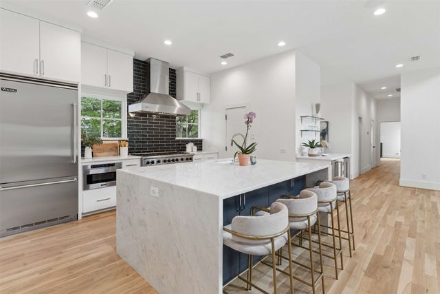 6452 Lavendale Avenue, Dallas, TX 75230