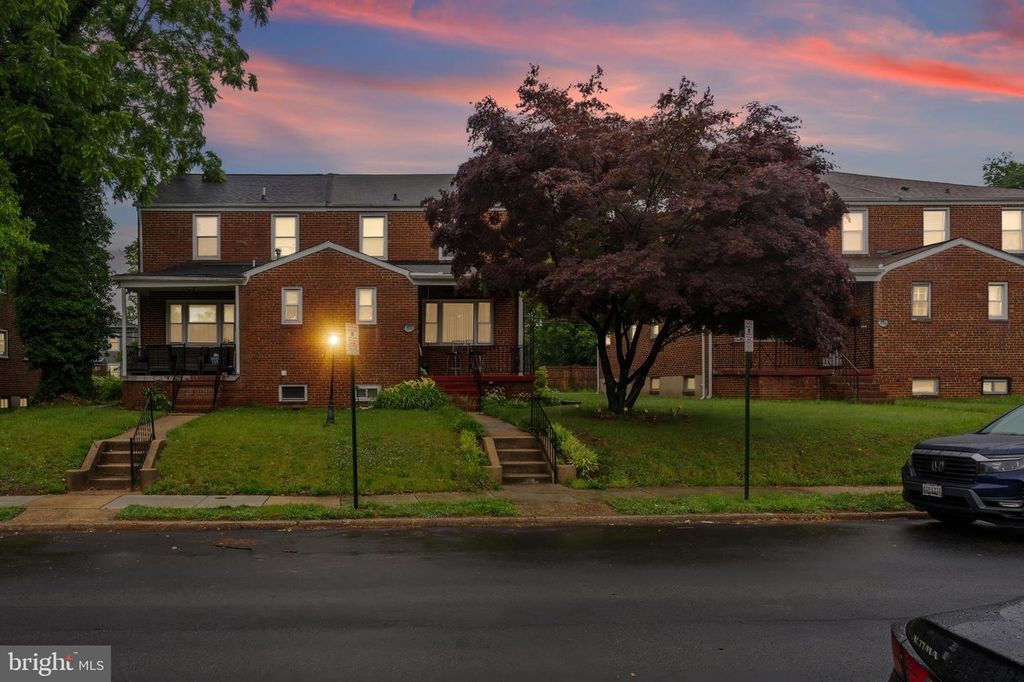 Image 2 of property listing at 3920 ROSECREST AVE, Baltimore, MD 21215