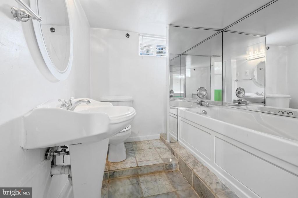 Image 22 of property listing at 3920 ROSECREST AVE, Baltimore, MD 21215