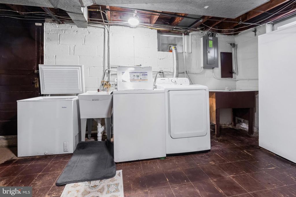 Image 26 of property listing at 3920 ROSECREST AVE, Baltimore, MD 21215