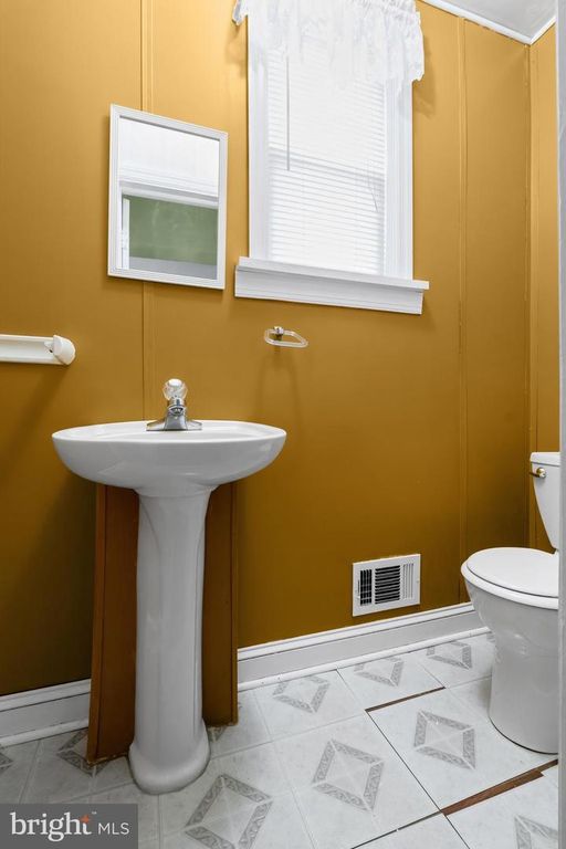 Image 27 of property listing at 3920 ROSECREST AVE, Baltimore, MD 21215