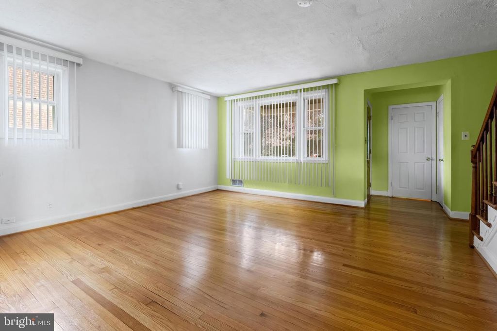Image 3 of property listing at 3920 ROSECREST AVE, Baltimore, MD 21215