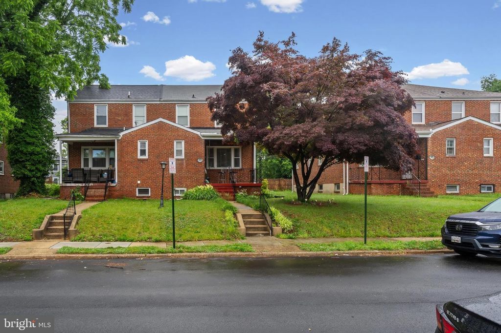 Image 9 of property listing at 3920 ROSECREST AVE, Baltimore, MD 21215