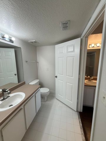 171 SW Palm Dr Apt 303, Port St Lucie, FL 34986