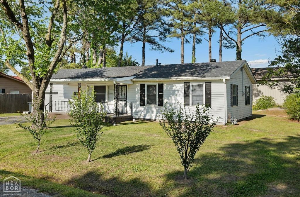 2004 S Kathleen, Jonesboro, AR 72401