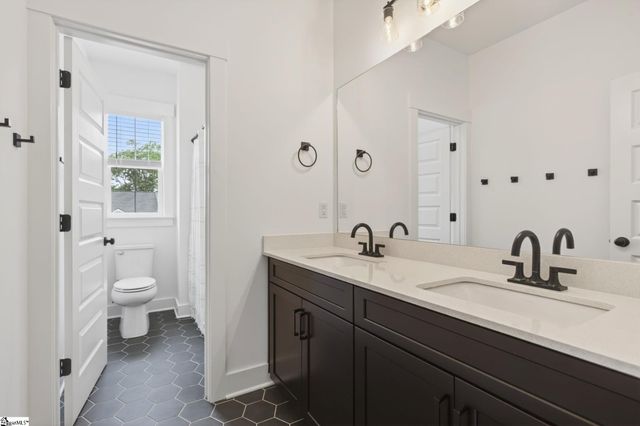 125 Coppa Court, Fountain Inn, SC 29644