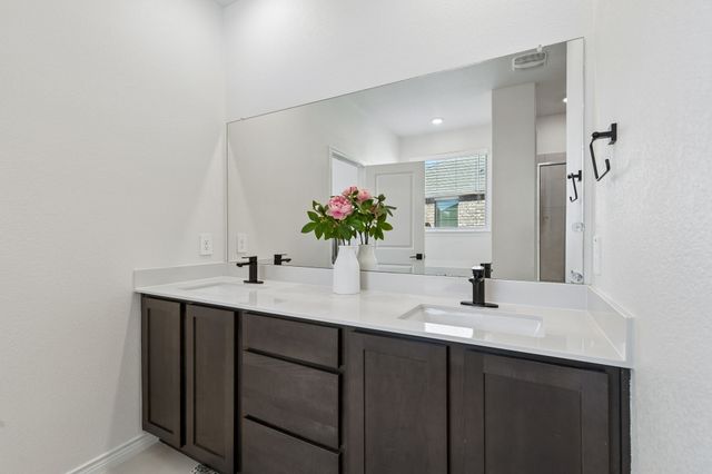 3600 Bedrock Way, Aubrey, TX 76227