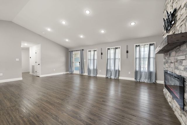 909 Pine Hill Brock Road, London, KY 40741