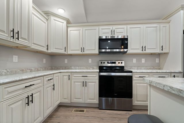 909 Pine Hill Brock Road, London, KY 40741