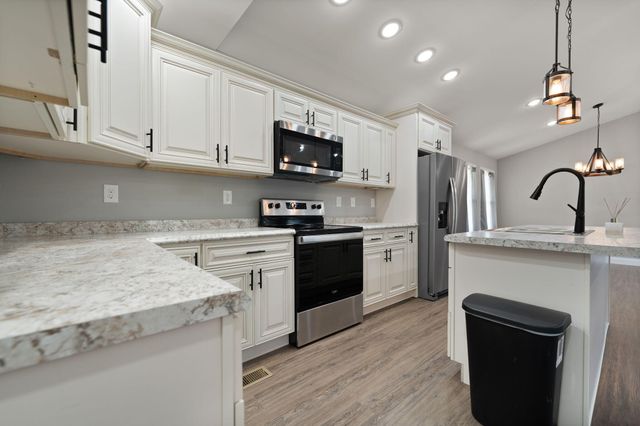 909 Pine Hill Brock Road, London, KY 40741
