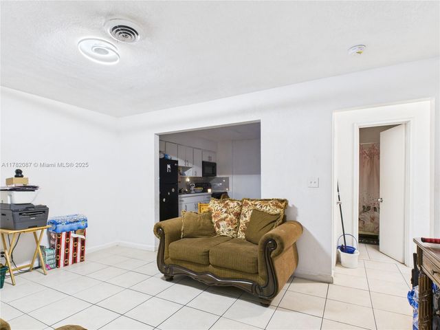 1713 SW 11th Ct, Fort Lauderdale, FL 33312