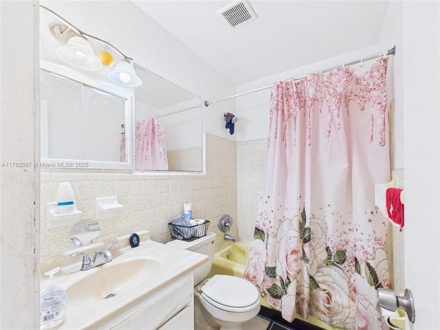 1713 SW 11th Ct, Fort Lauderdale, FL 33312