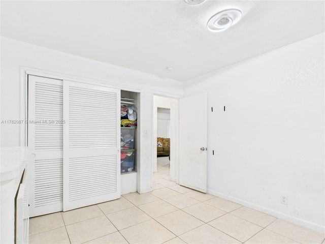 1713 SW 11th Ct, Fort Lauderdale, FL 33312