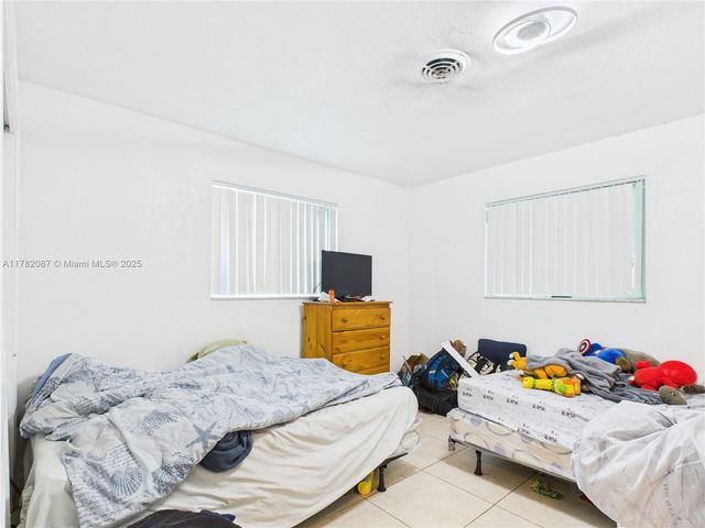 1713 SW 11th Ct, Fort Lauderdale, FL 33312