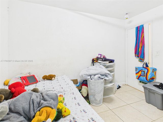 1713 SW 11th Ct, Fort Lauderdale, FL 33312