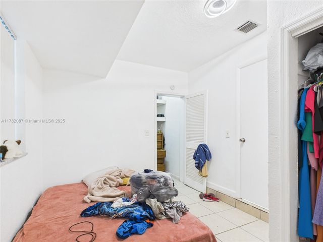 1713 SW 11th Ct, Fort Lauderdale, FL 33312