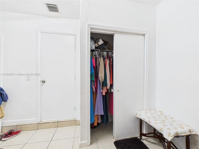 1713 SW 11th Ct, Fort Lauderdale, FL 33312