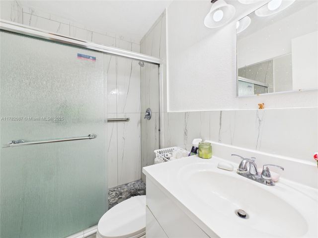 1713 SW 11th Ct, Fort Lauderdale, FL 33312