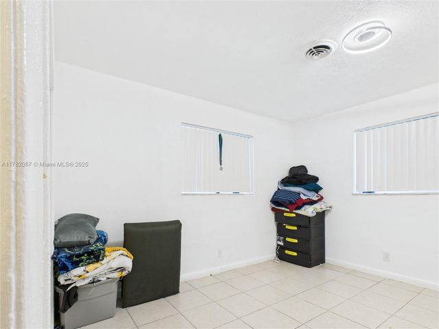 1713 SW 11th Ct, Fort Lauderdale, FL 33312