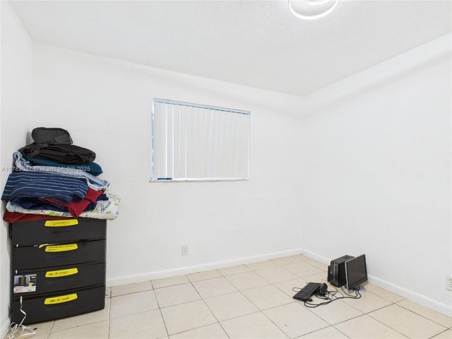 1713 SW 11th Ct, Fort Lauderdale, FL 33312