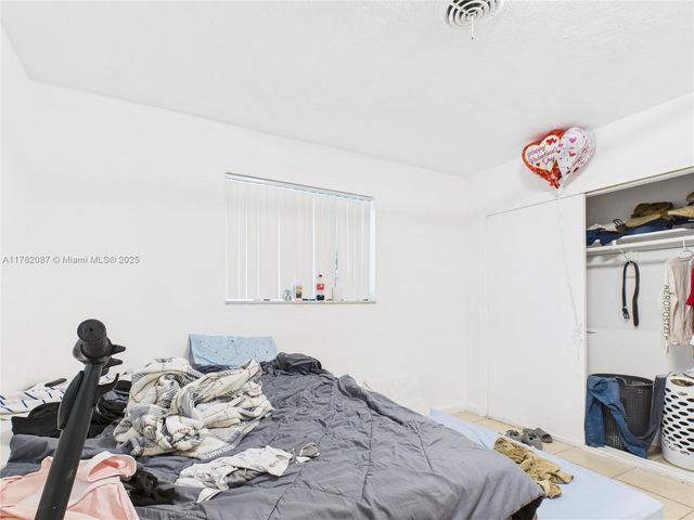 1713 SW 11th Ct, Fort Lauderdale, FL 33312