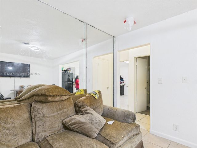 1713 SW 11th Ct, Fort Lauderdale, FL 33312