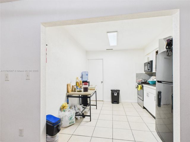 1713 SW 11th Ct, Fort Lauderdale, FL 33312